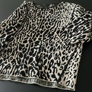 Ann Taylor Top Sweater Size S Animal Print Boxy Shape Cropped